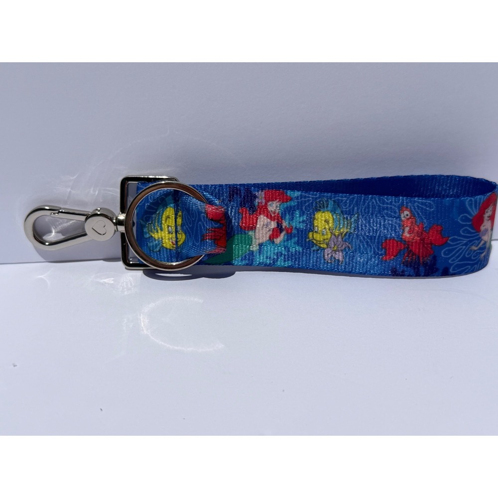 Harveys Seatbelt The Little Mermaid Ariel & Flounder Click N Go CNG Keychain - Picture 2 of 14